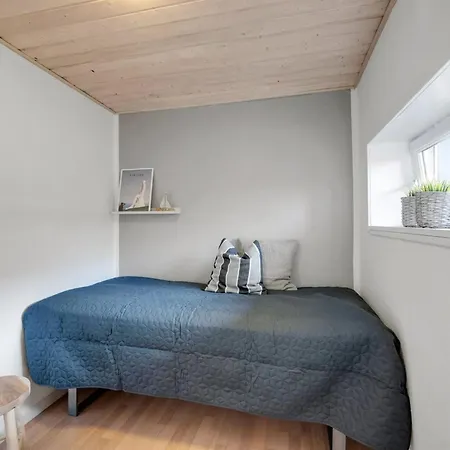 度假居 Eino - 150m From The Sea By Interhome 埃斯比约