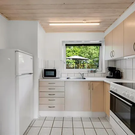 度假居 Eino - 150m From The Sea By Interhome 埃斯比约
