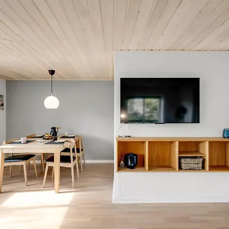 度假居 Eino - 150m From The Sea By Interhome